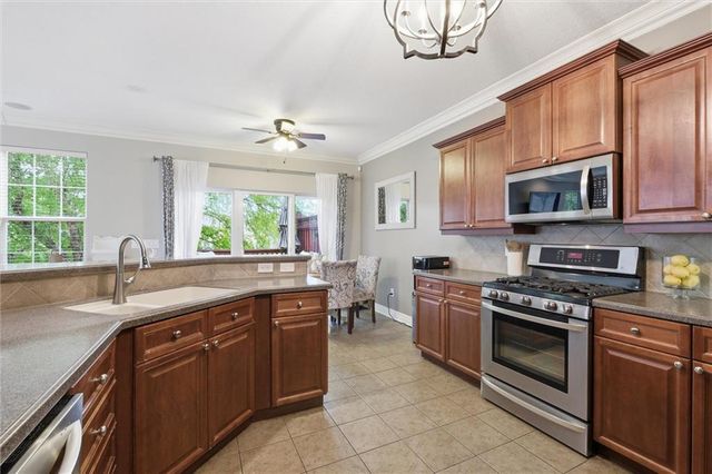 16165 Linden Street, Overland Park, KS 66085