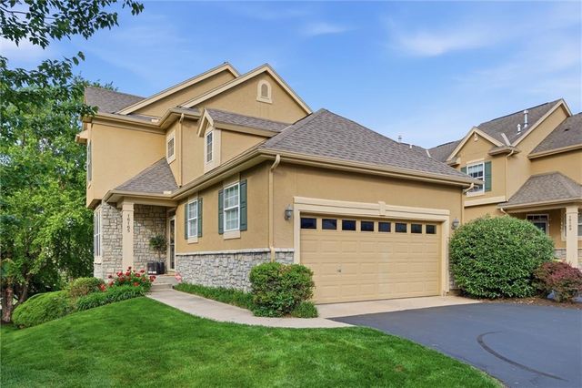 16165 Linden Street, Overland Park, KS 66085