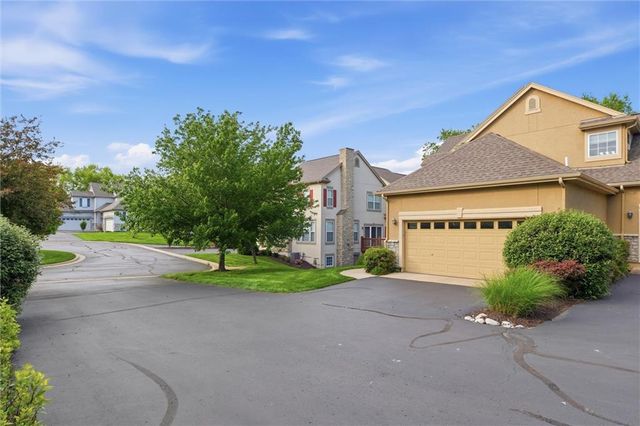 16165 Linden Street, Overland Park, KS 66085