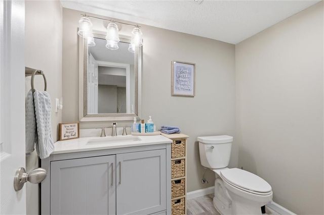 16165 Linden Street, Overland Park, KS 66085