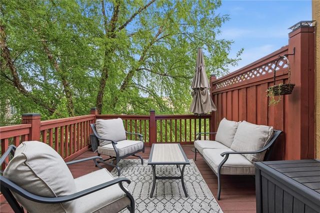 16165 Linden Street, Overland Park, KS 66085