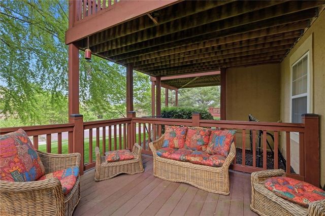 16165 Linden Street, Overland Park, KS 66085