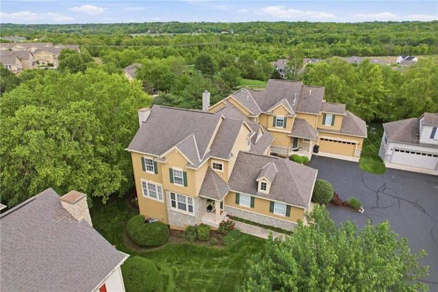 16165 Linden Street, Overland Park, KS 66085