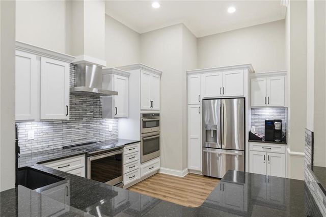 16165 Linden Street, Overland Park, KS 66085
