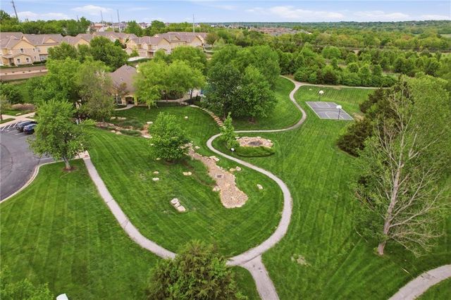 16165 Linden Street, Overland Park, KS 66085