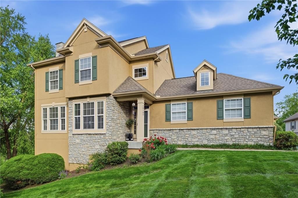 16165 Linden Street, Overland Park, KS 66085
