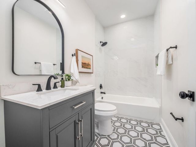 344 E Whittier Street, Columbus, OH 43206