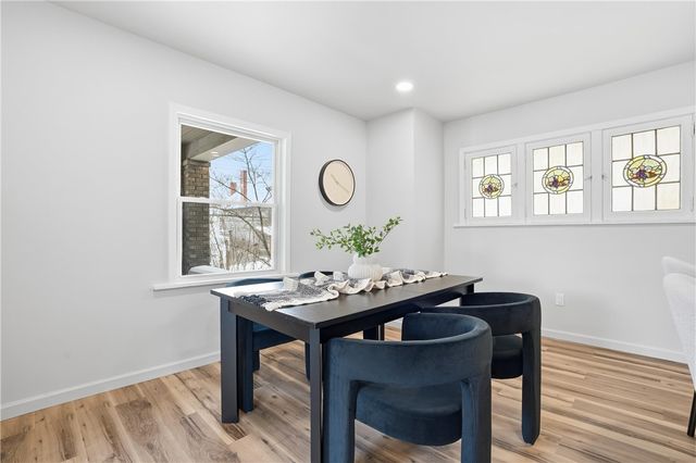 469 Kenmont Ave, Mt Lebanon, PA 15228