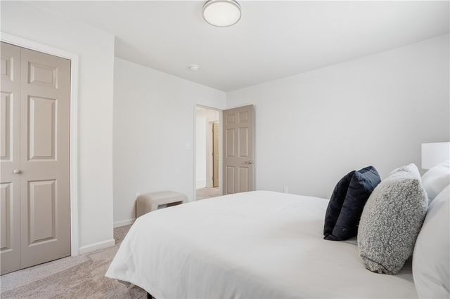 469 Kenmont Ave, Mt Lebanon, PA 15228