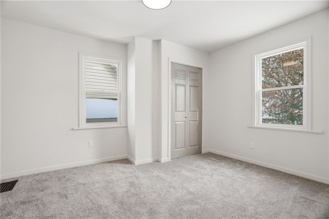 469 Kenmont Ave, Mt Lebanon, PA 15228