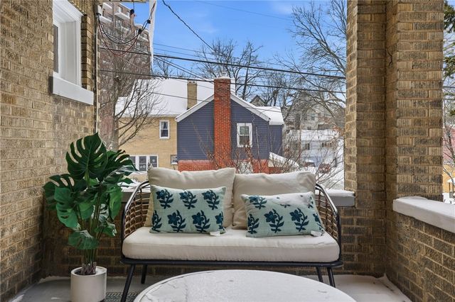 469 Kenmont Ave, Mt Lebanon, PA 15228