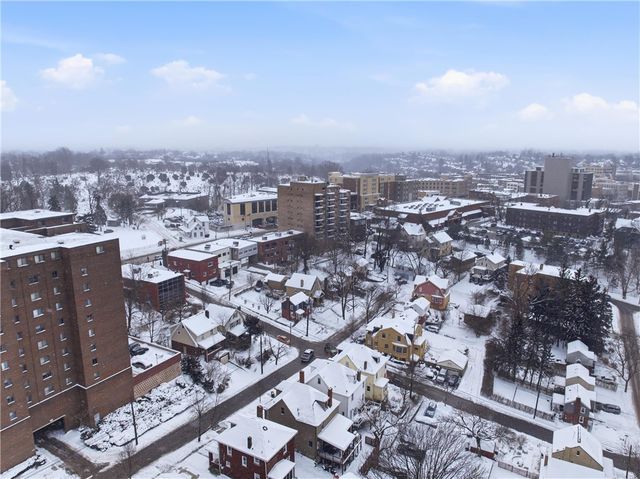 469 Kenmont Ave, Mt Lebanon, PA 15228