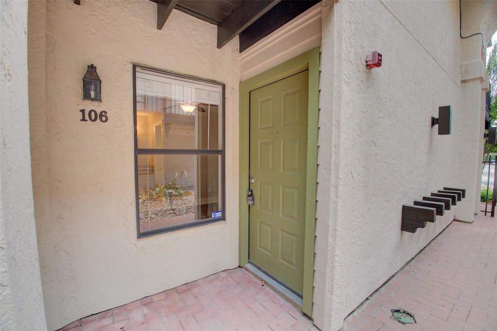 1306 Norwalk LN 106, Austin, TX 78703