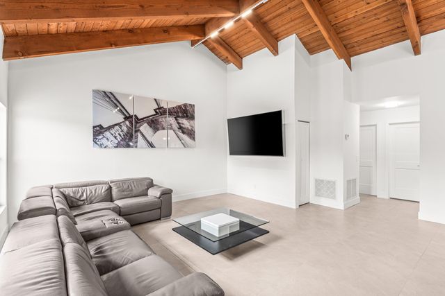 21212 Escondido Way, Boca Raton, FL 33433