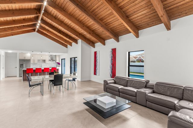 21212 Escondido Way, Boca Raton, FL 33433