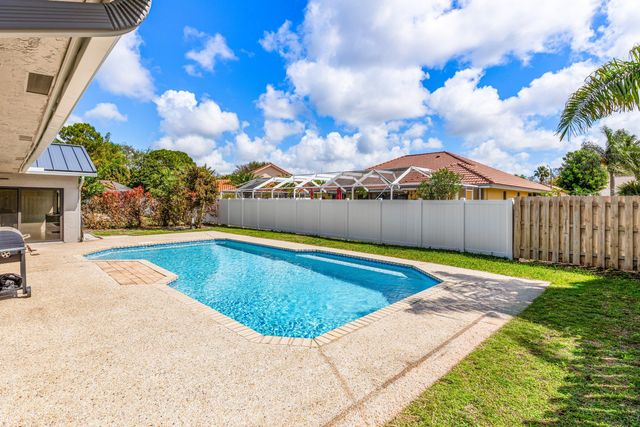 21212 Escondido Way, Boca Raton, FL 33433