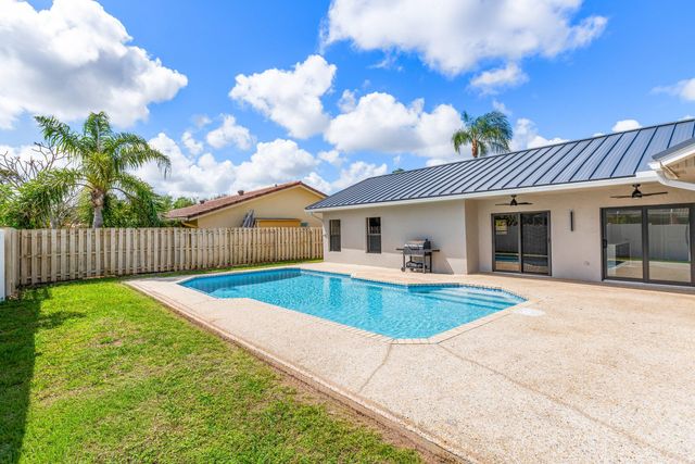 21212 Escondido Way, Boca Raton, FL 33433