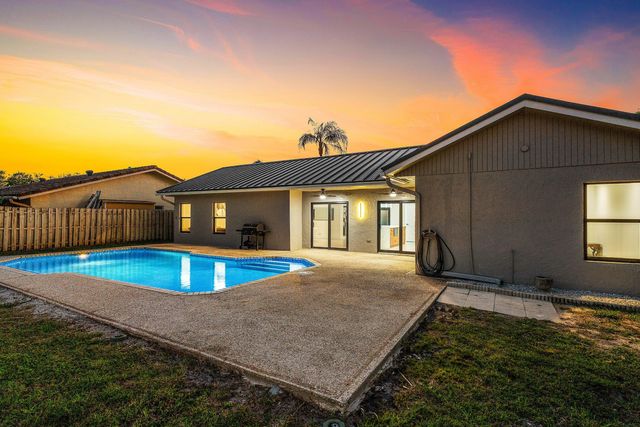 21212 Escondido Way, Boca Raton, FL 33433