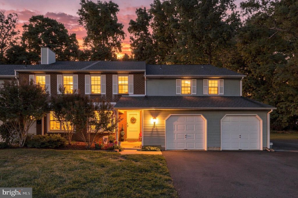 562 S DOVE RD, YARDLEY, PA 19067 — exterior