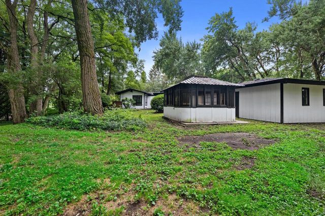 9711 8th AVENUE, Pleasant Prairie, WI 53158