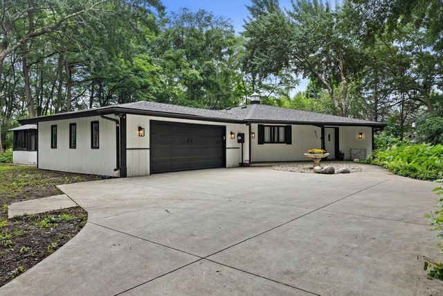 9711 8th AVENUE, Pleasant Prairie, WI 53158