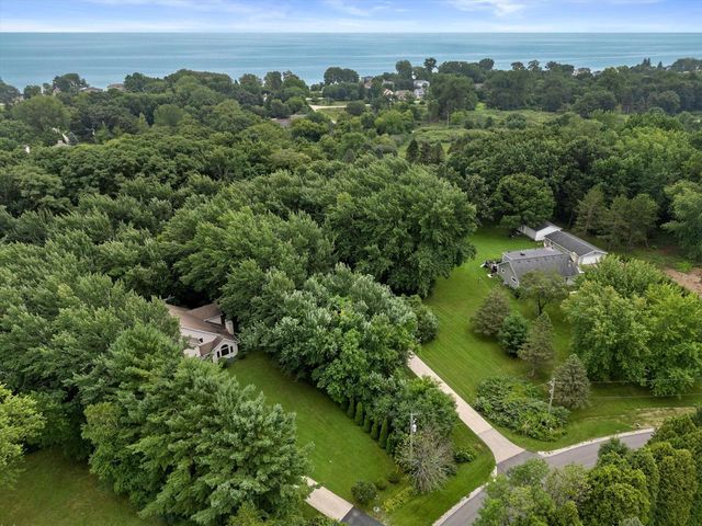 9711 8th AVENUE, Pleasant Prairie, WI 53158