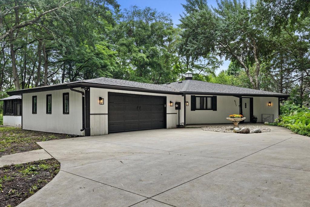 9711 8th AVENUE, Pleasant Prairie, WI 53158