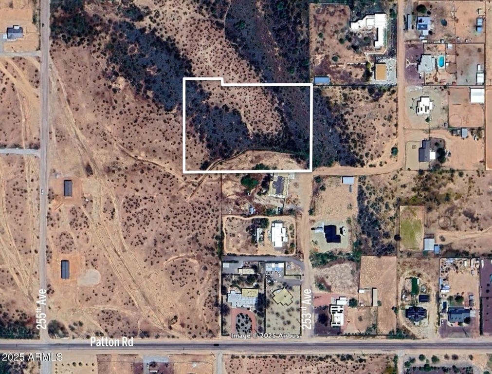 25400 W PATTON Road -, Wittmann, AZ 85361 — exterior