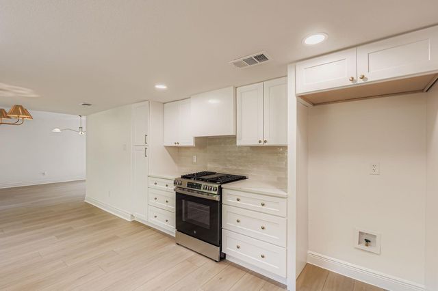 8011 Scotland Yard, Austin, TX 78759