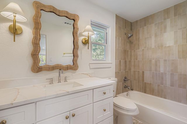 8011 Scotland Yard, Austin, TX 78759