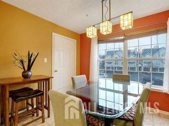 31 Edinburgh Court, Edison, NJ 08820