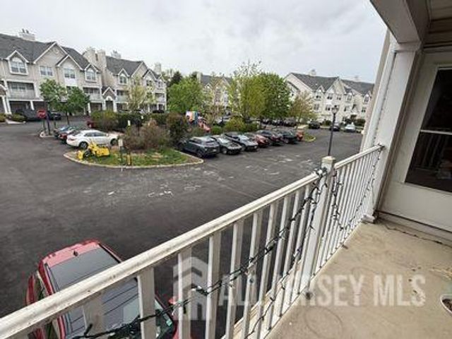 31 Edinburgh Court, Edison, NJ 08820