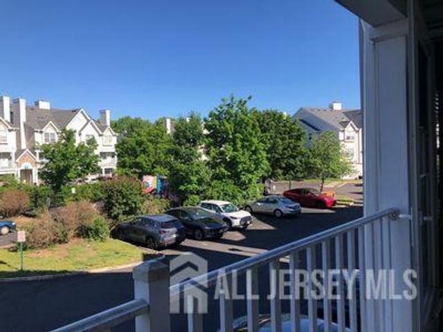 31 Edinburgh Court, Edison, NJ 08820