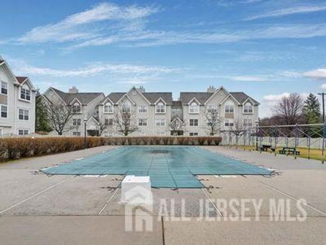 31 Edinburgh Court, Edison, NJ 08820