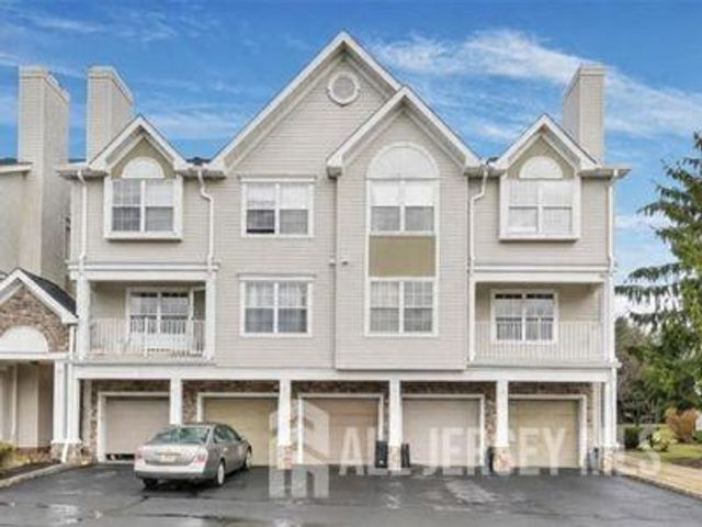 31 Edinburgh Court, Edison, NJ 08820
