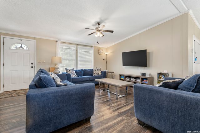111 LONGHORN RD, Stockdale, TX 78160