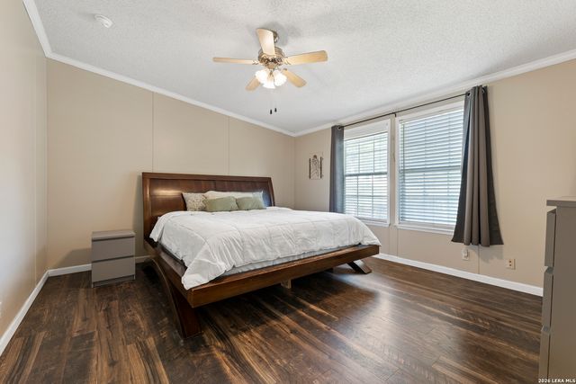 111 LONGHORN RD, Stockdale, TX 78160