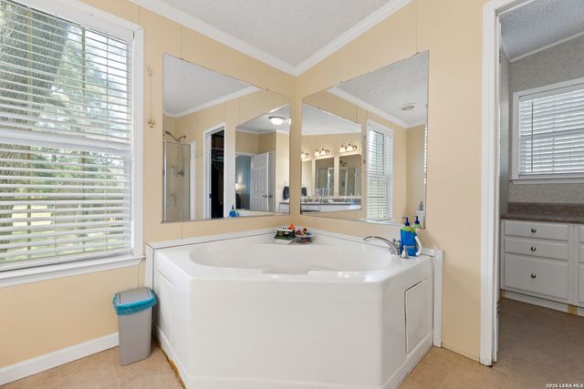 111 LONGHORN RD, Stockdale, TX 78160