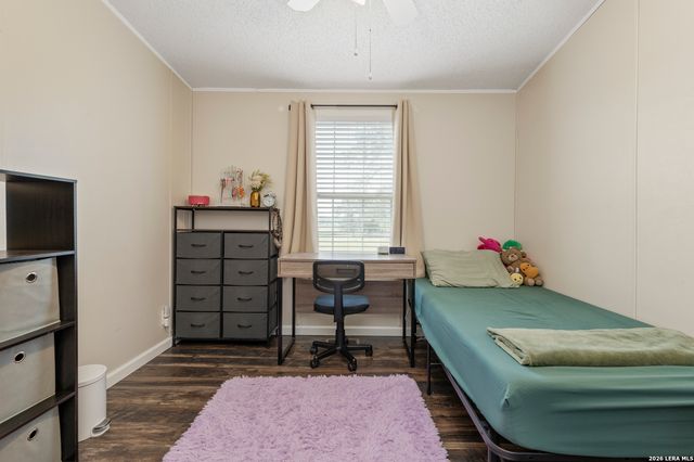 111 LONGHORN RD, Stockdale, TX 78160