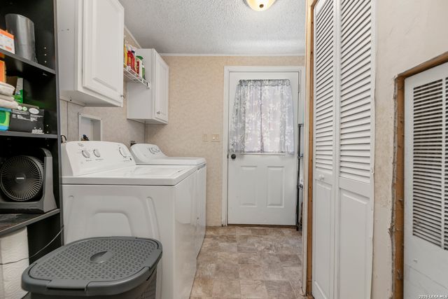 111 LONGHORN RD, Stockdale, TX 78160