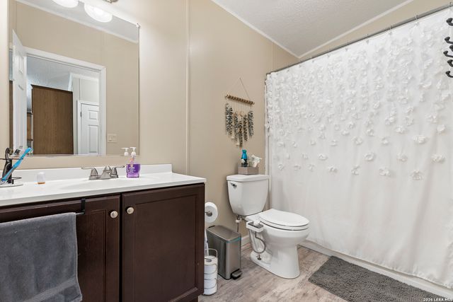 111 LONGHORN RD, Stockdale, TX 78160
