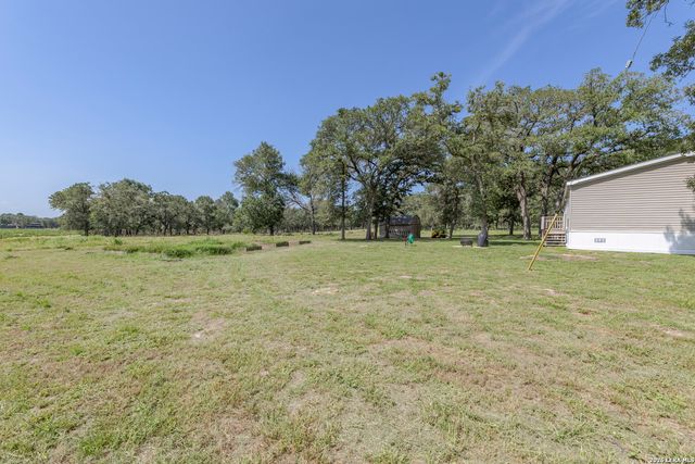 111 LONGHORN RD, Stockdale, TX 78160