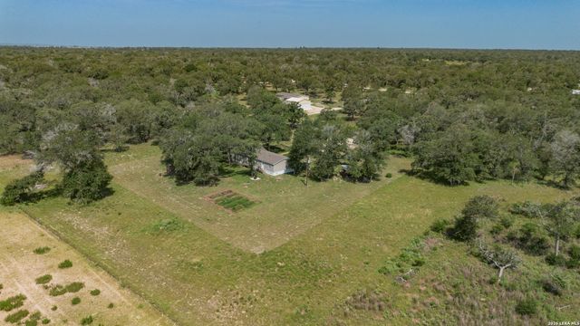 111 LONGHORN RD, Stockdale, TX 78160