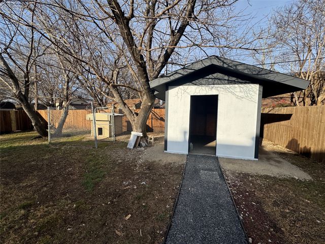 408 Steeple Ridge Road, Everman, TX 76140