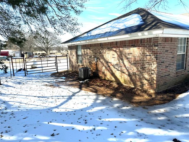 205 County Road 1135, Ravenna, TX 75476