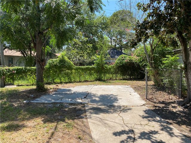 458 Macleod Dr, Corpus Christi, TX 78408