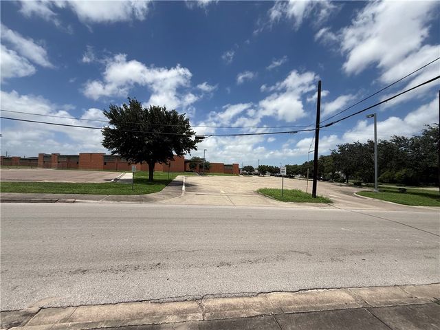 458 Macleod Dr, Corpus Christi, TX 78408