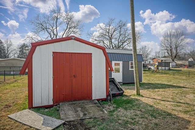 611 Estes St, Smithville, TN 37166