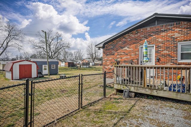 611 Estes St, Smithville, TN 37166