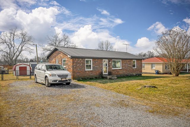 611 Estes St, Smithville, TN 37166